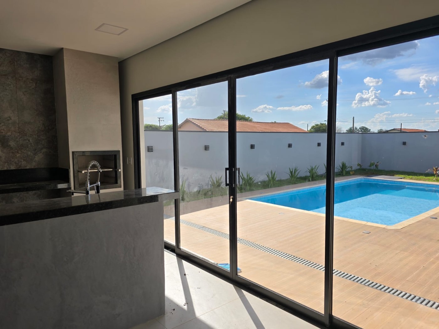 Casa à venda com 3 quartos, 3 suítes, 4 vagas e 143m² no Santa Barbara Resort Residence, Águas de Santa Bárbara (SP) — foto 2 de 30