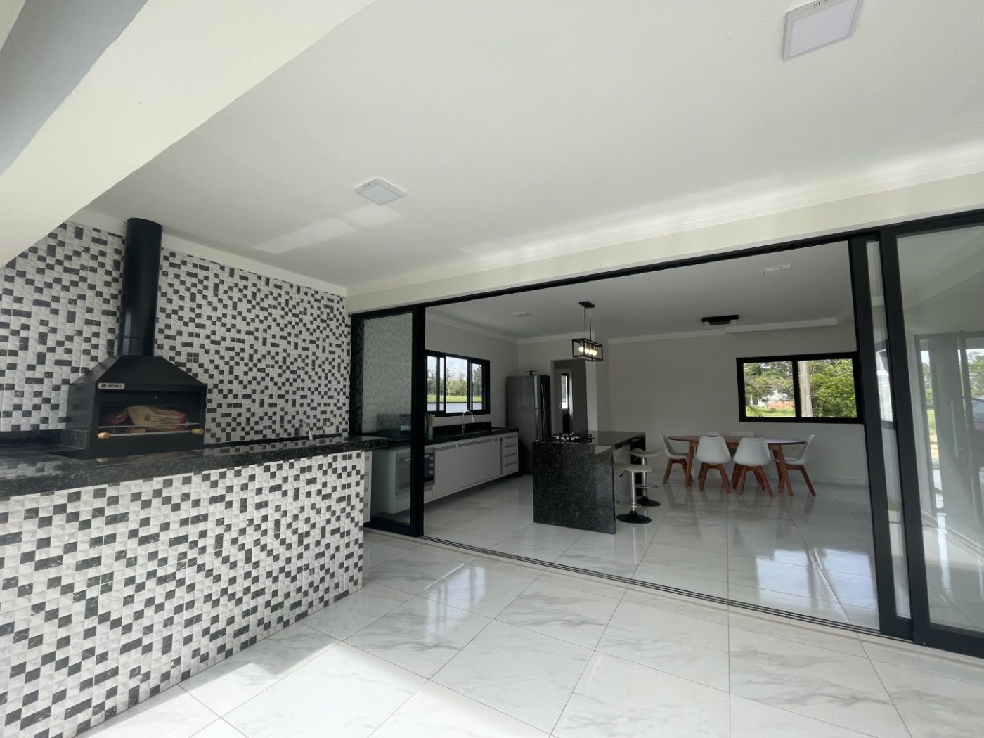 Casa à venda com 3 quartos, 2 suítes, 4 vagas e 160m² no Thermas de Santa Barbara, Águas de Santa Bárbara (SP) — foto 5 de 30